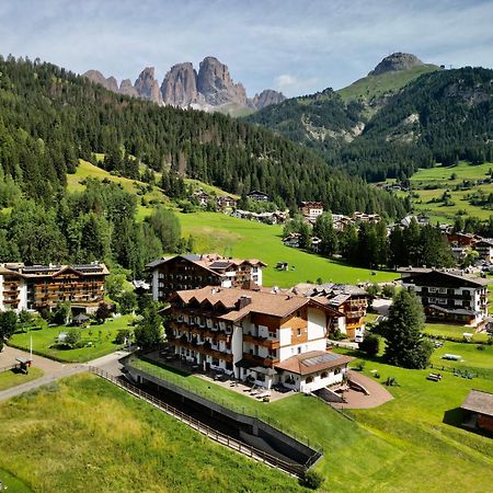 Alpenhotel Panorama 캄피텔로디파사 외부 사진