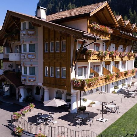 Alpenhotel Panorama 캄피텔로디파사 외부 사진