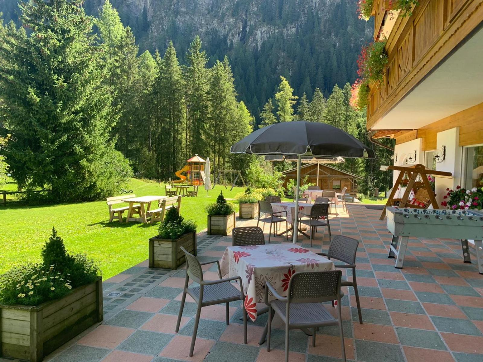 Alpenhotel Panorama 캄피텔로디파사 외부 사진
