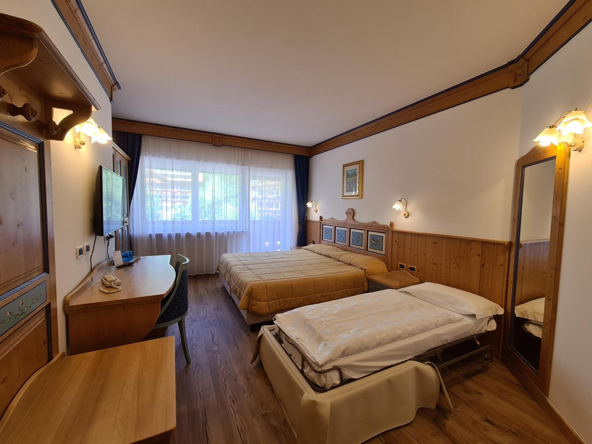 Alpenhotel Panorama 캄피텔로디파사 외부 사진