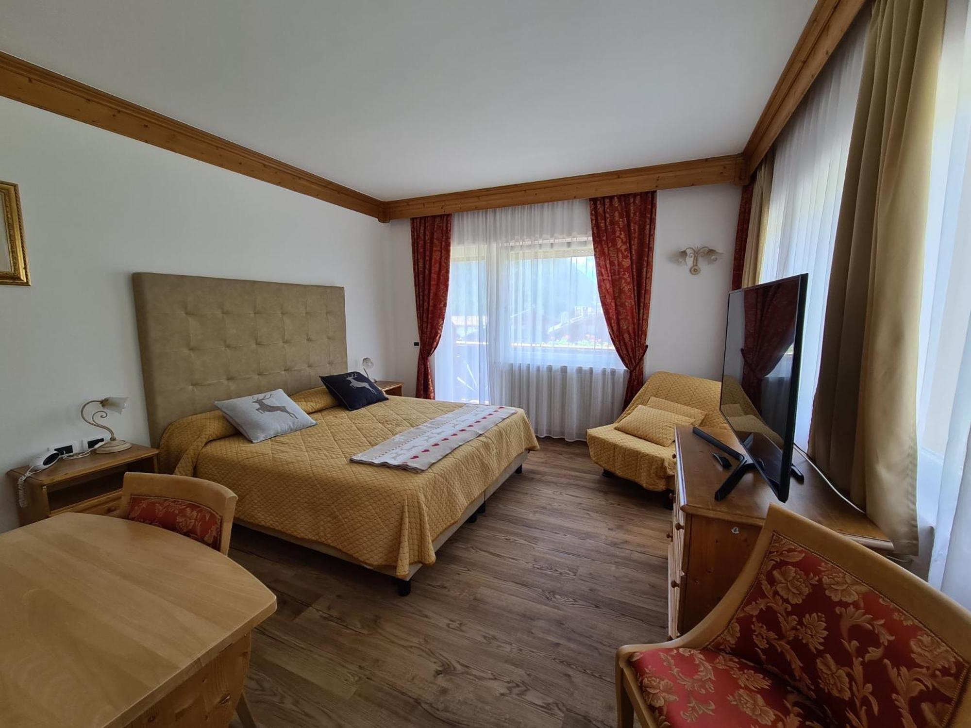 Alpenhotel Panorama 캄피텔로디파사 외부 사진