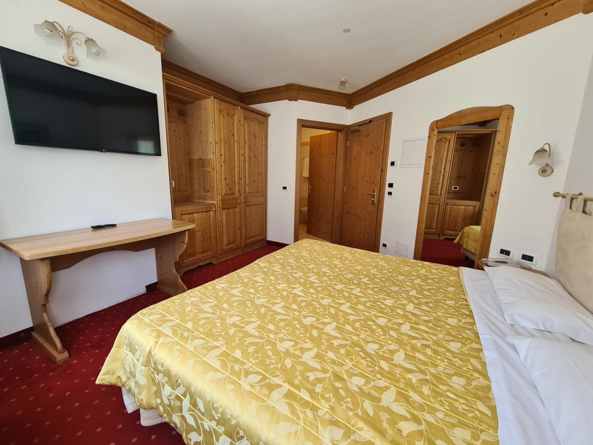 Alpenhotel Panorama 캄피텔로디파사 외부 사진