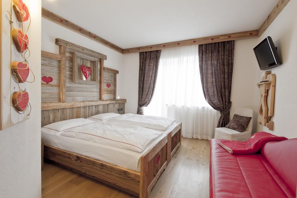 Alpenhotel Panorama 캄피텔로디파사 객실 사진